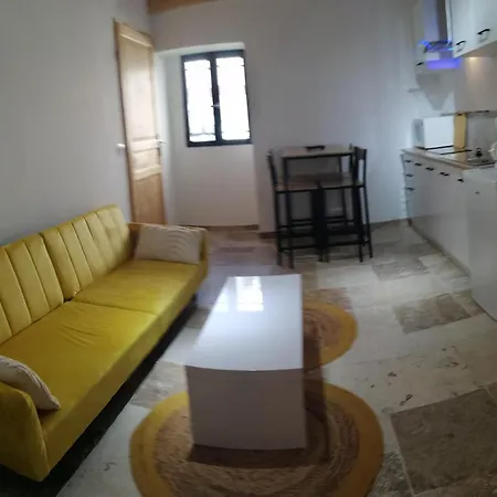 Joli T1 Appartement *